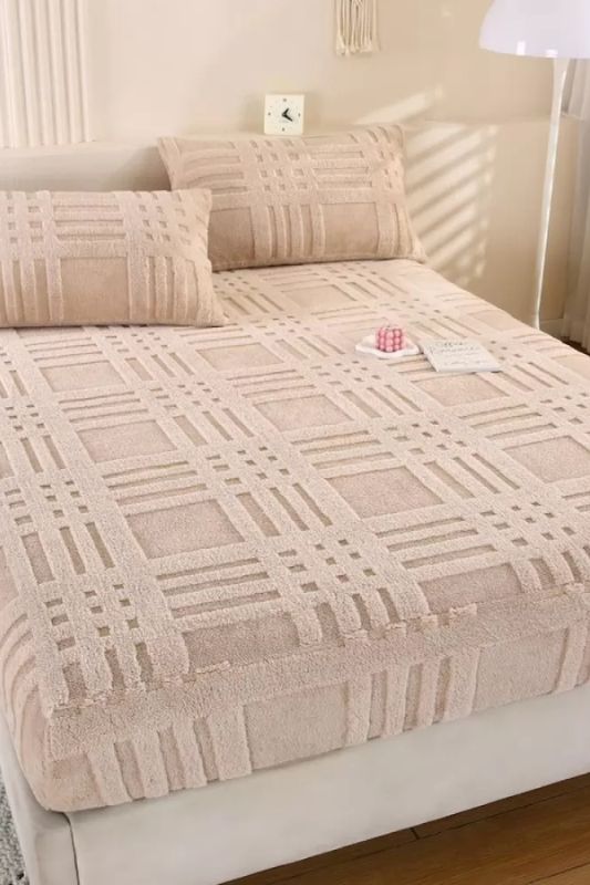 Простирадло на резинці + 2 наволочки